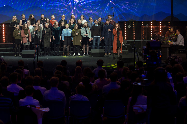 ><br><em>Seasound opptrer på BCCs internasjonale nyttårskonferanse i vinter. Foto: BCC</em></p>



<h4 class=