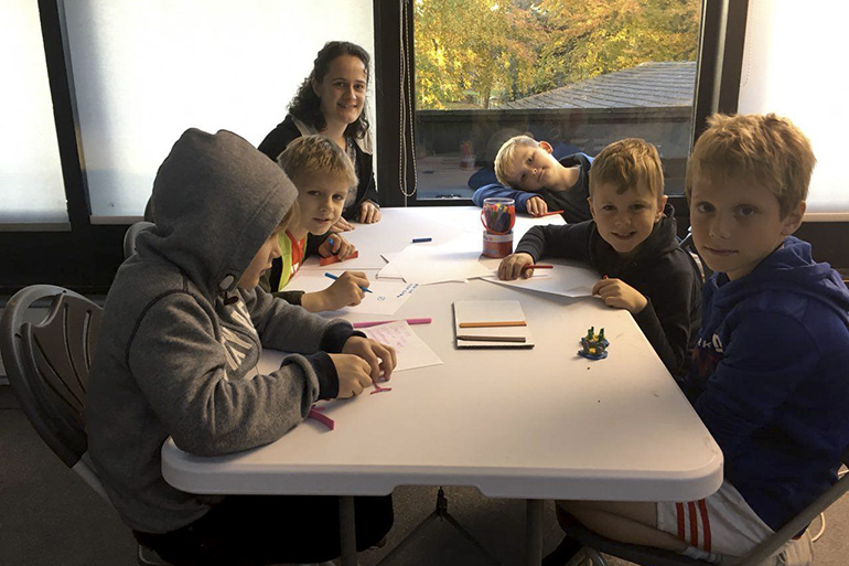 ><br><em>Storbritannia: </em><em>mange steder har barna fått sin naturlige plass i idéutviklingsprosessen, som her i Didcot. Foto: BCC</em></p>
<p><img decoding=