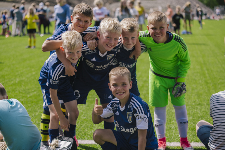 ><br>Miniturneringen i fotball var en vellykket start på konferansen for disse guttene. Foto: BCC</em></p><p><img decoding=